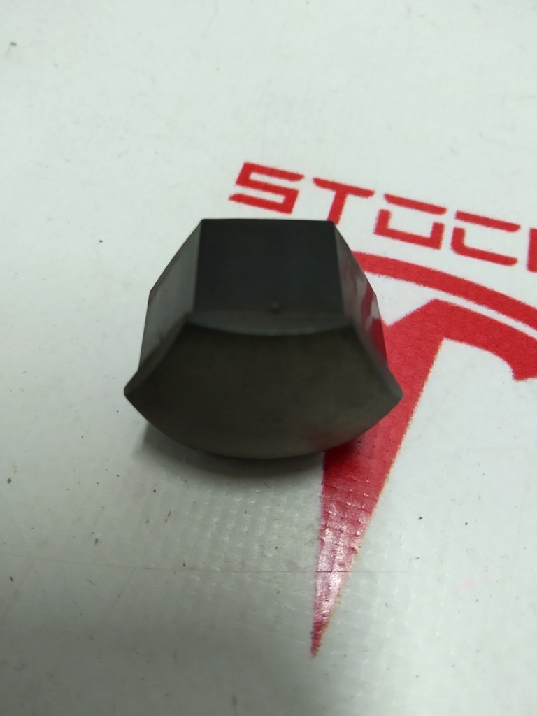 9 1023838-00-A Nakrętka koła czarna Tesla model XS REST 1023838-00-A